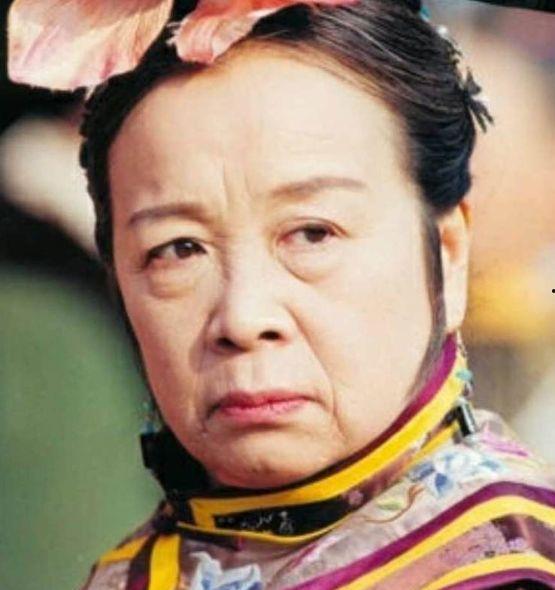 扮演容嬷嬷的明星,揭秘扮演者李明启的演艺生涯